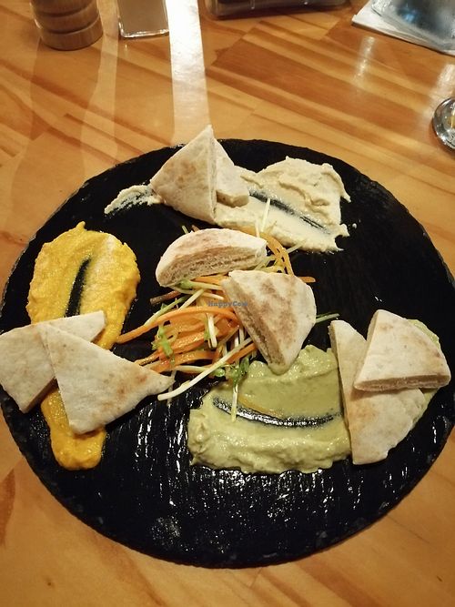 Hummus Vorspeise at El Jardin De Frida - Maybe closed in La Fortuna