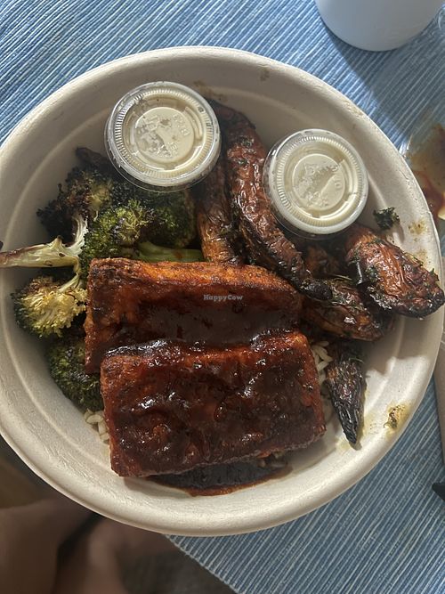 brown rice, bbq tofu, broccoli, sheet carrots  at DIG - Seaport in Boston