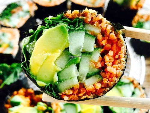 Raw vegan sushi at Neroli in Tel Aviv