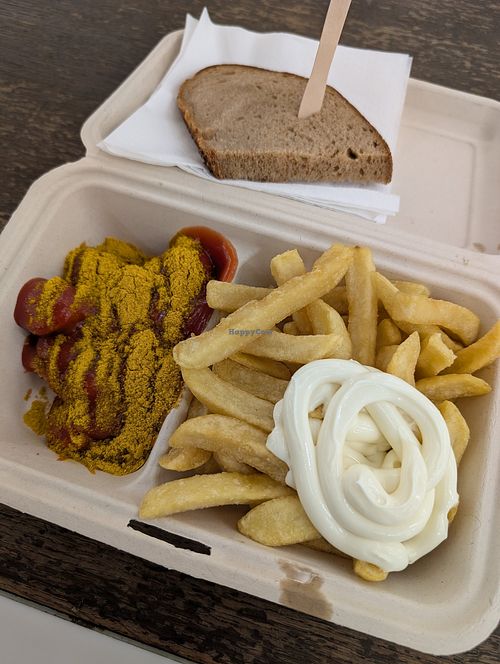 Vegan currywurst with fries and vegan mayo at FRA - Best Worscht in Town - T1 in Frankfurt