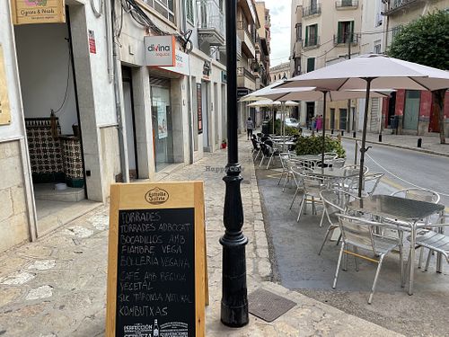 Cute outdoor seating  at Cigrons & Pèsols in Mallorca