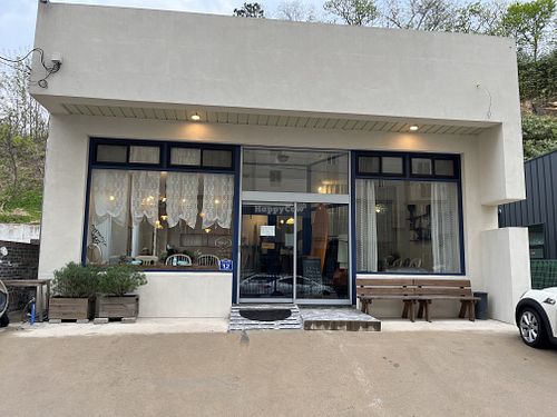   at Cho Jejene Sigtag - 제제네식탁 in Sokcho-si