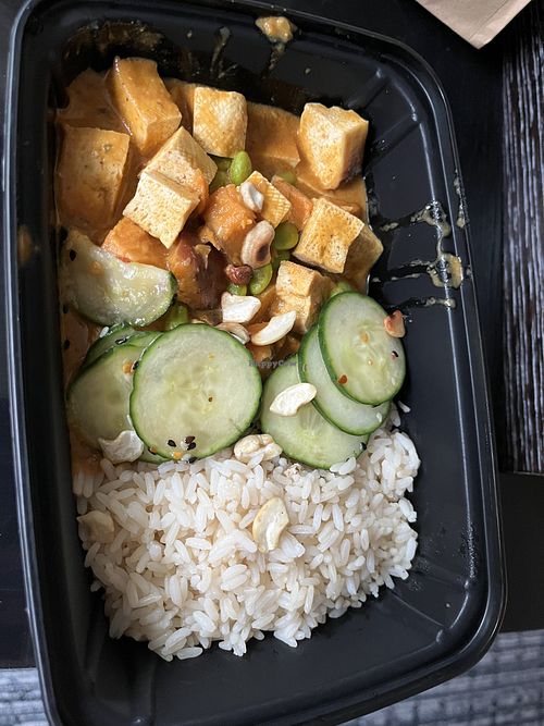 Thai Tofu Bowl  at LYFE Kitchen in Chicago