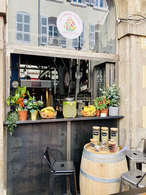 Notre bar à jus de fruits frais & notre tisannerie  at La Cantine du Cru in Marseille