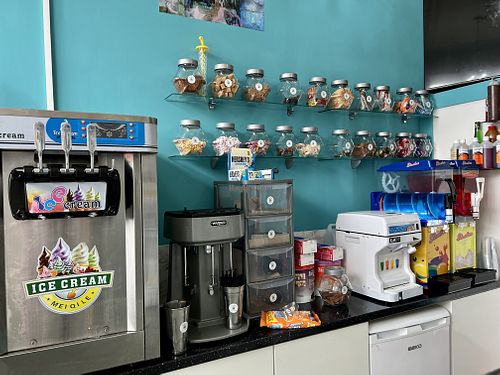 Counter   at Reddy's Marvellous Dessert Parlour in Aberdeen