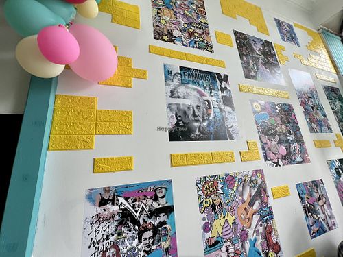 Cool Decor  at Reddy's Marvellous Dessert Parlour in Aberdeen