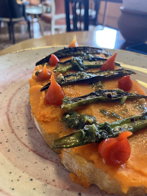 Pumpkin and okra toast  at O Único Lugar do Mundo - Casa Café in Ouro Preto
