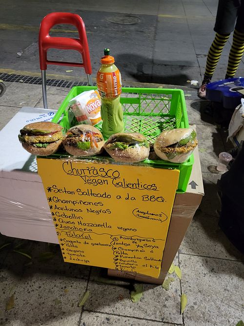 Sandwich vender at Mercadito Ambulante Vegam in Santiago