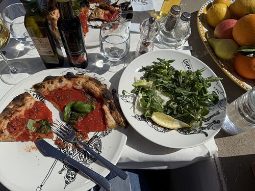 Marinara pizza, insalata verde  at Saraceno d'Oro in Positano