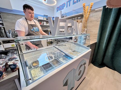 Friendly staff  at 16 Below in Aberdeen