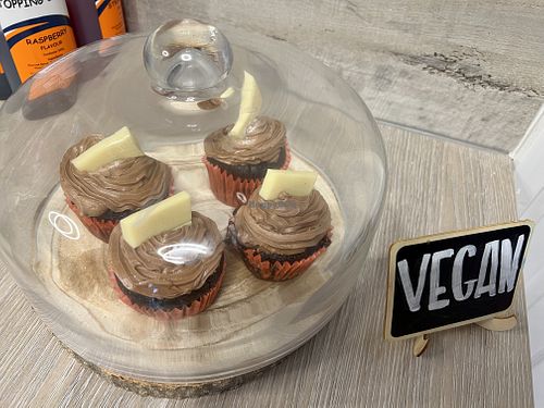 Vegan chocolate cup cakes #Veganuary at 16 Below in Aberdeen