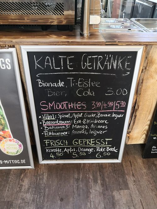 Fresh juices are a must try at Wurzelküche-Gesundes MIttag in Dresden