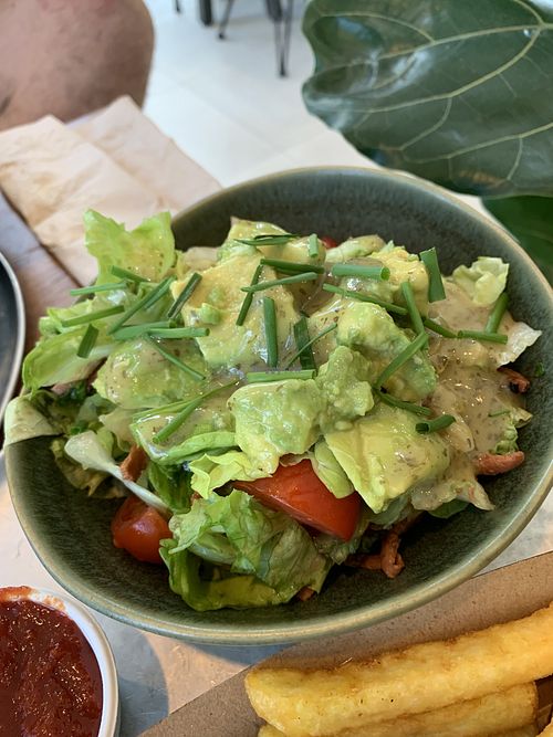 Avocado-Bacon-Salat  at Hans Mampf in Rosenheim