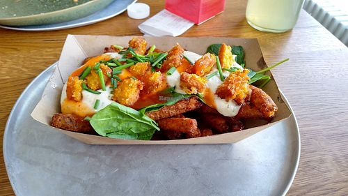 Chicken-style topped fries at Hans Mampf in Rosenheim