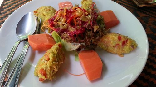 papaya guacamole salad at Rasayana Raw Food Cafe in Pattaya