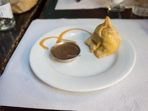 Samosa filled with potatoes at Veggie Garden - Dels Angels in Barcelona