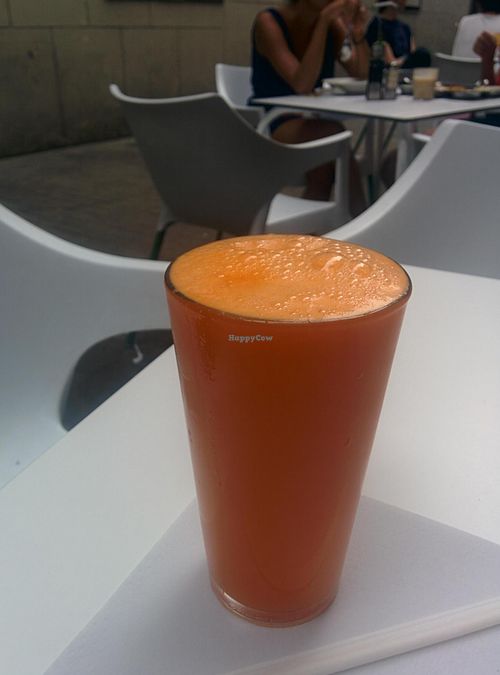 Carrot and oragen juice at Veggie Garden - Dels Angels in Barcelona