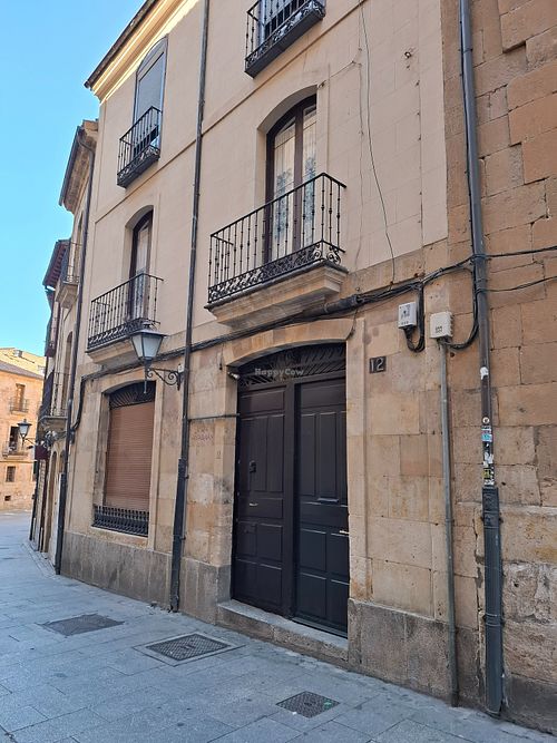 Opening hours not correct at El Alcaraván in Salamanca