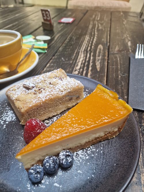 Vegan apricot cheesecake at Elisa by JAVA Coffee in Leuven