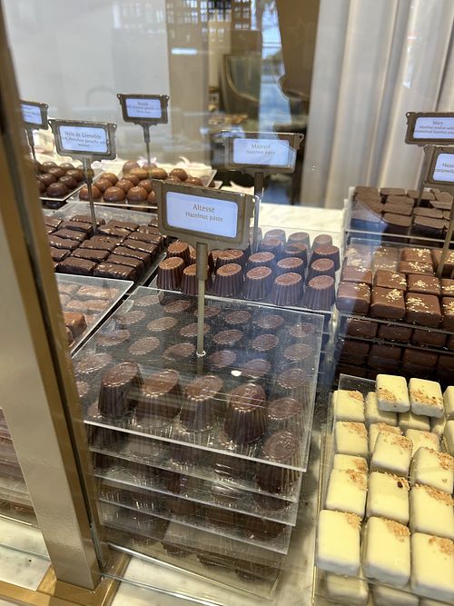 Noisettine, Truffel, Pompadour, Altesse 7,20€  at Mary - Galerie de la Reine in Brussels