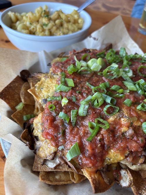 Nachos and Mac & cheese  at Everybody's Brewing in White Salmon