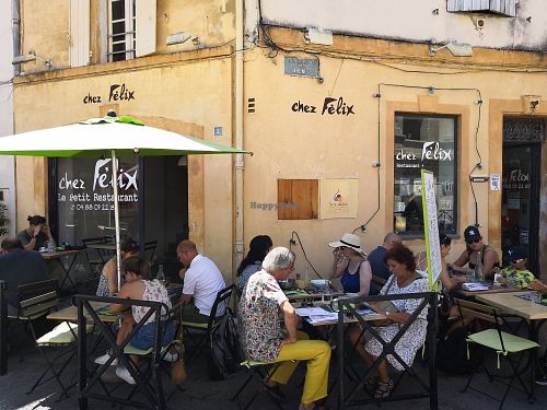 Façade du restaurant at Chez Felix in Arles