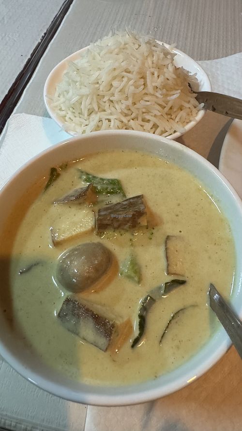 Thai green curry… excellentt  at Kasthamandap Restaurant And Cafe House in Lisbon
