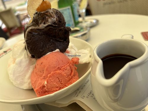 chocolate, raspberry, lemon, banana (vegan)  at Buonissimo in Kulmbach