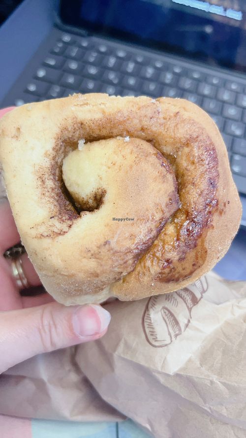 regularcinnamon bun  at Hey Schnecke - Winterfeldtstr in Berlin