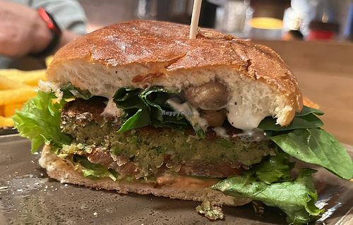 Burger with spinach and mushrooms  at Peter Pane - Neue Promenade in Berlin