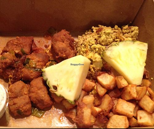 Wing Ding Dang Plate: buffalo 'wings' with tofu scramble & papas (with pineapple wedges) at nami Vegan Sweets in Phoenix