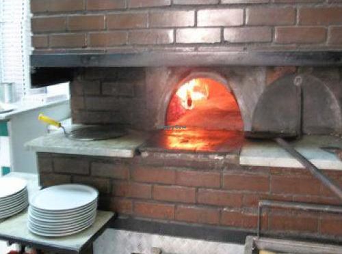 Oven at Pizzeria da Michele in Naples
