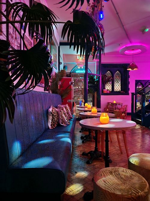  at Kiki Lounge in Douglas