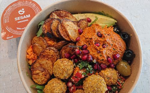 Aladins Wunderbowl at Green Club by Pottsalat in Dusseldorf