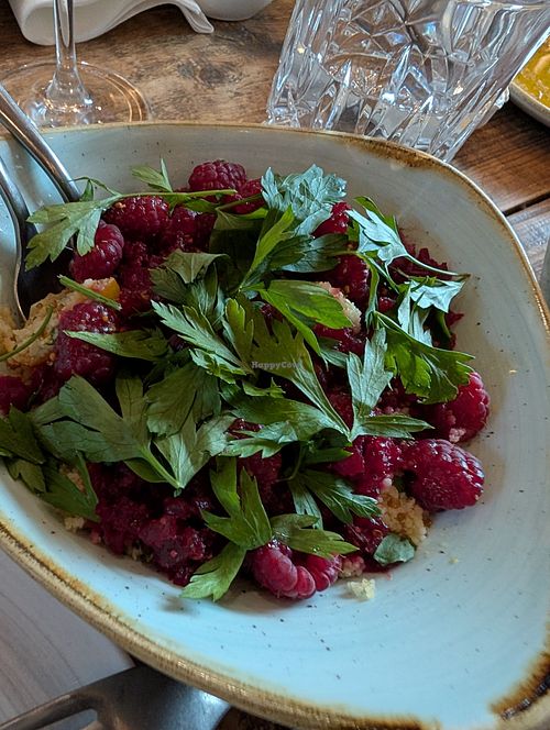 Couscous mit Rote Bete und Himbeeren at Hobenköök in Hamburg