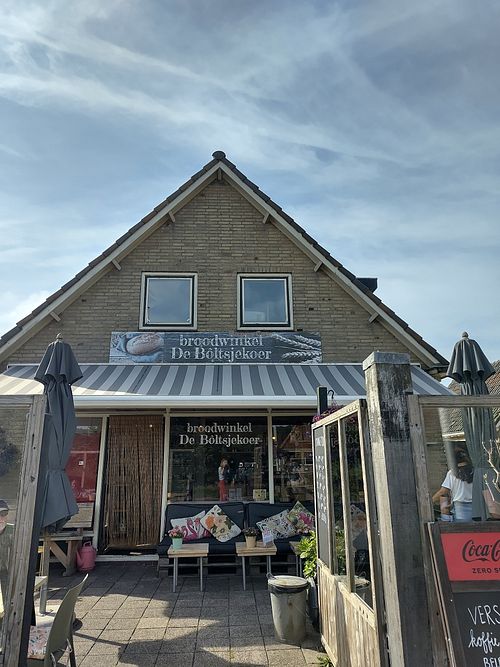  at Broodwinkel de Bôltsjekoer in Teschelling