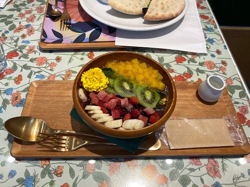 Acai bowl at Flowers Bake & Ice Cream in Tachikawa