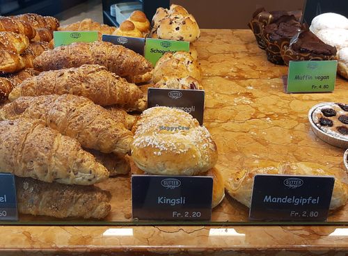 Green labels for vegan at Sutter Begg - Lehenmattstrasse in Basel