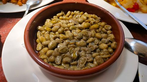 Habas con alcachofa at Ruta del Mulhacen in Pampaneira