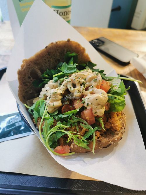  at Neue Dönastie in Regensburg