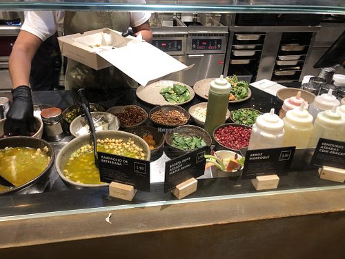 More food prep  at Honest Greens in Porto