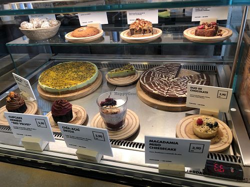 Desserts appear to be all vegan  at Honest Greens in Porto