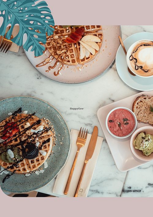 Vegan food at Surfin Coffee & Bowls in Costa Da Caparica