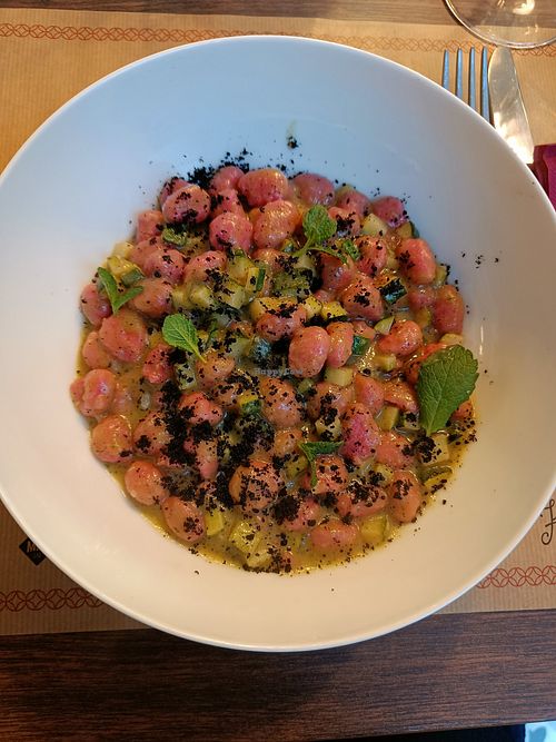 Gnocchi alla barbabietola fon pesto di zucchine e menta at Mini Bar Garden Bistrot in Molfetta