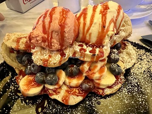 vegan phantasy waffle 🥞  at Kimo in Cottbus