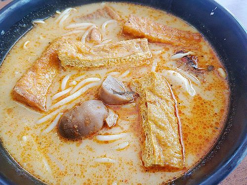 Laksa at Vegetarian Villas 素雅轩 in West Singapore