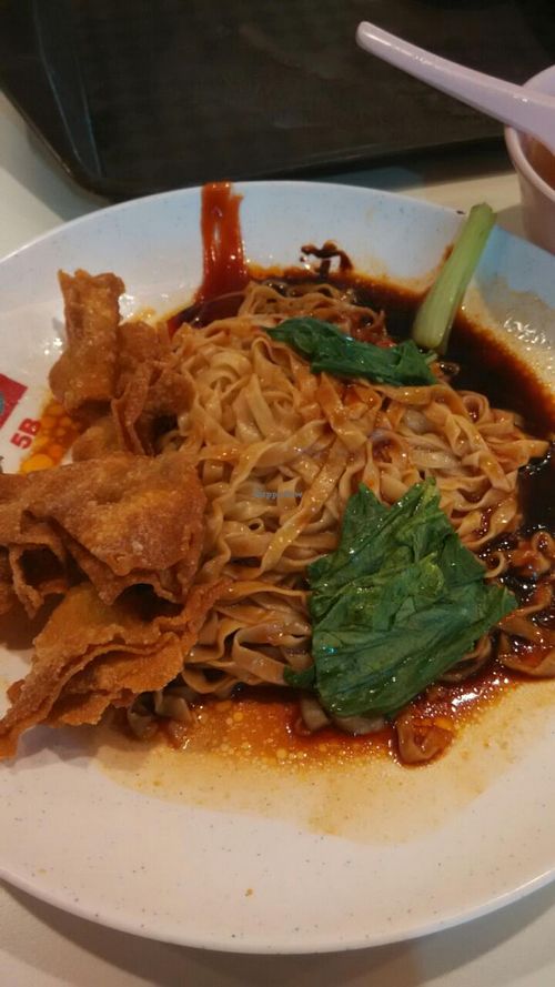 wanton noodle at Zhen Xin Vegetarian 真心素食 in Northeast Singapore