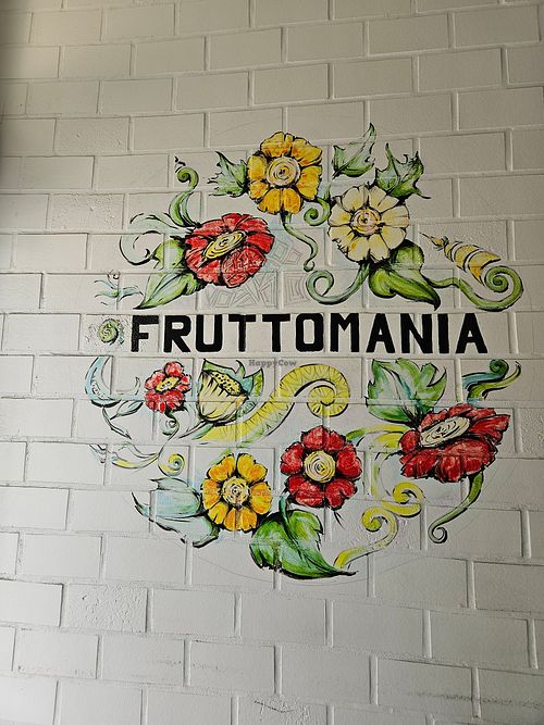 Wall art at FruttoMania in Sherman Oaks