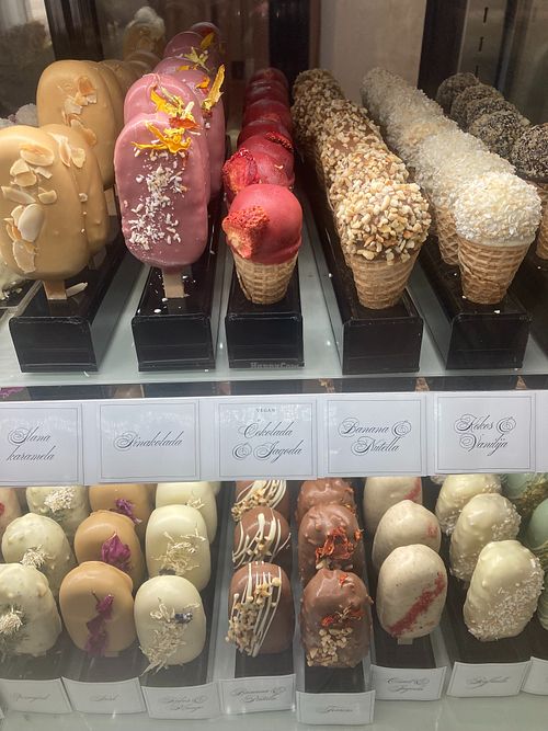 cake pops and cake cones at Emazing Cake Shop in Ljubljana