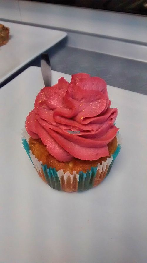 Cupcake at Vegan Folie's in Paris